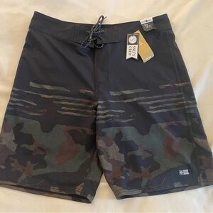 Salty Crew Men's Camo and Black Swim Shorts 32 Waist